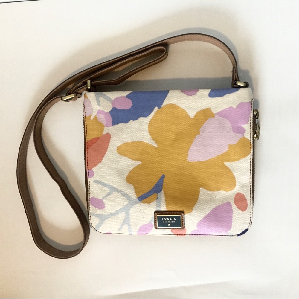 Fossil Floral Crossbody  bag excellent condition.